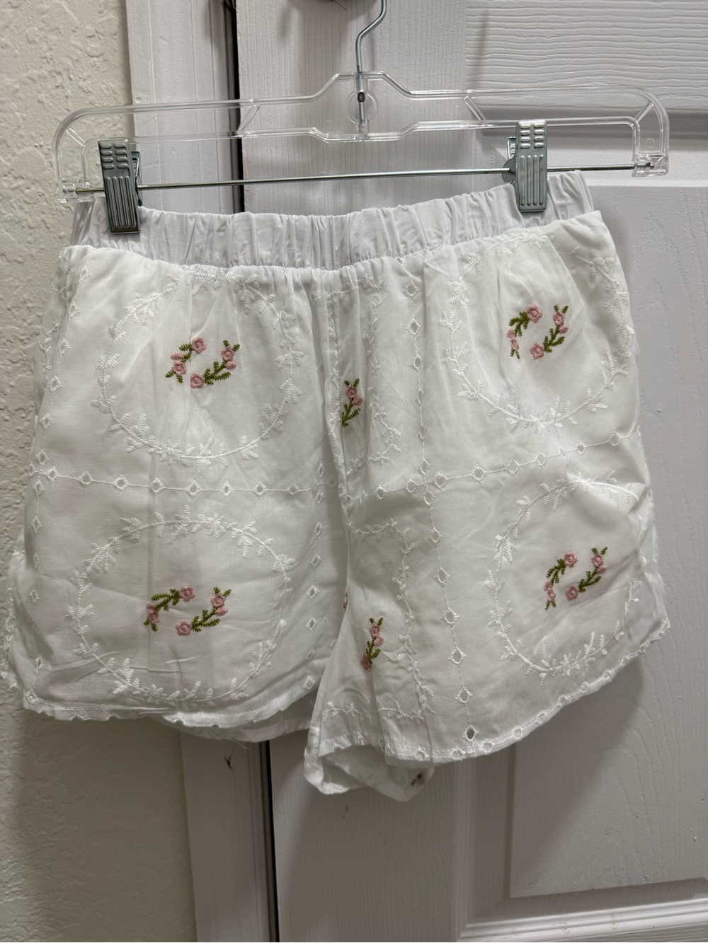 La brand Sweetkama cutest ever eyelet embroidery short set NWT